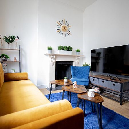 Perfect Location 4Bed 2 Bath Spacious Apartment Лондон Екстер'єр фото