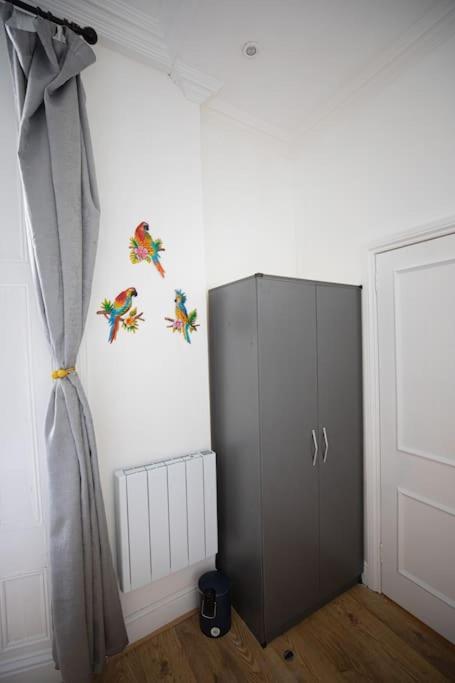 Perfect Location 4Bed 2 Bath Spacious Apartment Лондон Екстер'єр фото